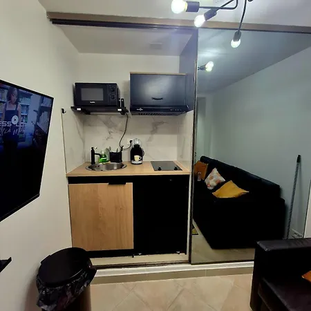 Blak Miroir Cosy T1 Au Coeur D'evry Courcouronnes